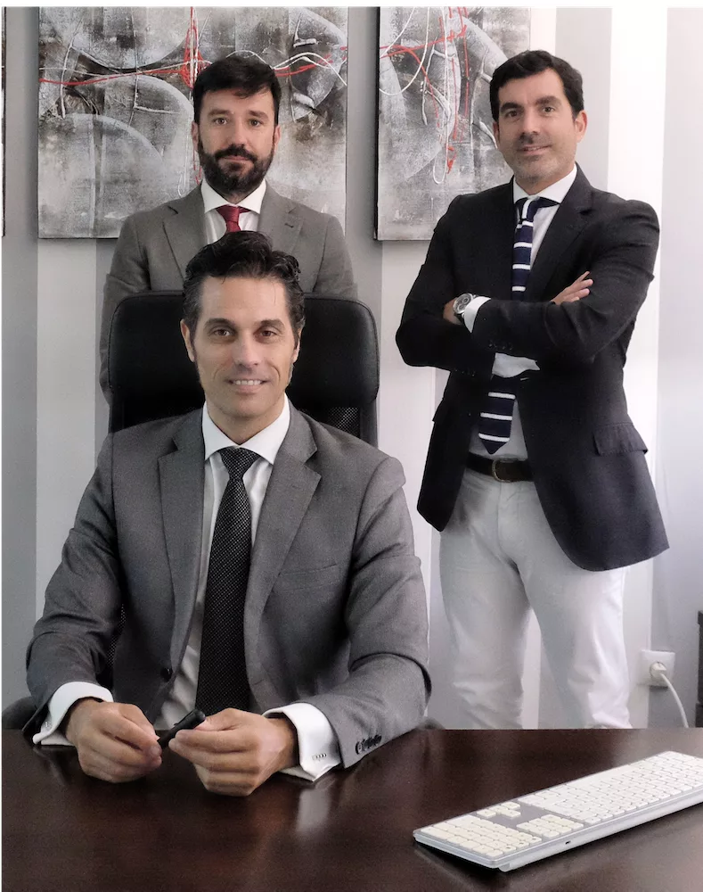 Equipo de abogados y asesores del despacho David Cabral Servicios Jurídicos